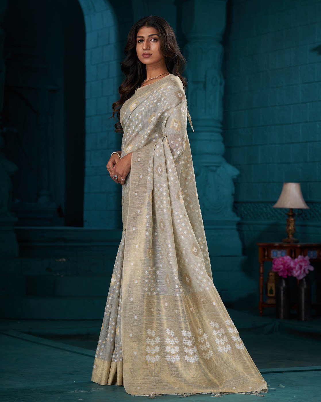 -1117Wx1400H-467264361-grey-MODEL2 Sarah Idhika Cotton Saree, Grey Colour, Abstract Pattern, Unstitched Blouse Saree - Image 1