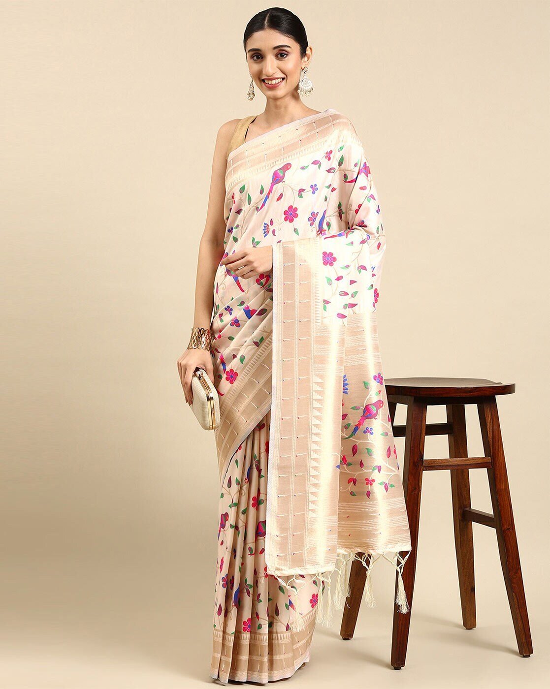 -1117Wx1400H-701230080-white-MODEL Women Floral Print Saree with Contrast Border - Image 1